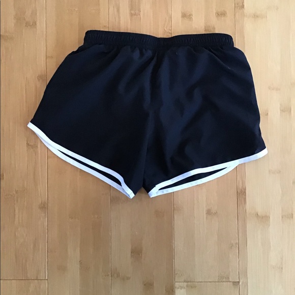 Nike shorts Size M - Picture 2 of 3